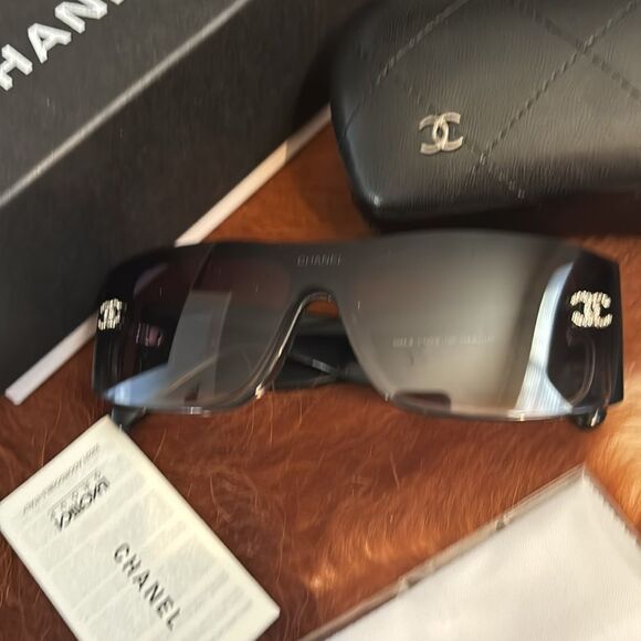 CHANEL 5088-B shield sunglasses / New - Picture 5 of 10